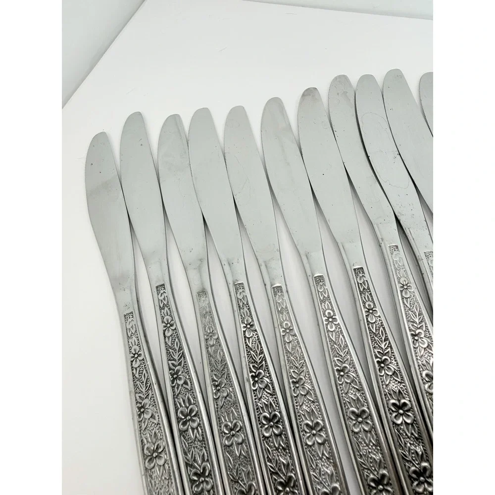 Stanley Roberts La Spana Stainless Embossed Flowers Lot of 12 Dinner Knives